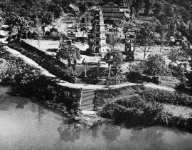 Hue-1920-Thap-Phuoc-Duyen-chua-Thien-Mu-40059017105.jpg