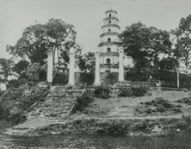 Hue-1935-Pagode-de-Thien-Mu-Chua-Thien-Mu-38584688902.jpg