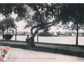 HANOI-Petit-Lac-pres-de-l-Avenue-Beauchamp-4989505448.jpg