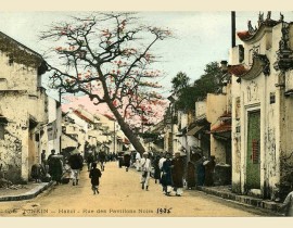 HANOI-Rue-des-Pavillons-Noirs-Pho-Co-Den-nay-la-Pho-Ma-May-4992354842.jpg