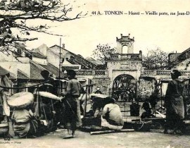 Hanoi-Vieille-porte-rue-Jean-Dupuis-Pho-Hang-Chieu-1719118768.jpg