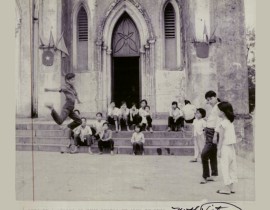 Hanoi-Cathedral-after-Mass-May-04-1975-4994672537.jpg