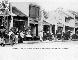TONKIN-RUE-DE-LA-SOIE-EN-FACE-LE-GRAND-MARCHE-A-HANOI-4992241866.jpg