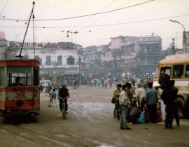 Tau-dien-Ha-Noi-tai-ben-Bo-Ho-5007201464.jpg