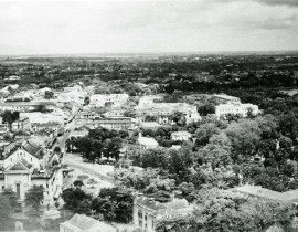 Hanoi-tu-phia-Nha-hat-Lon-nhin-ve-huong-tay-doc-Rue-Paul-Bert-5006803295.jpg