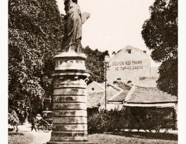 Hanoi-Monument-de-la-Justice-4962909068.jpg