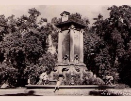 HANOI-Square-face-de-la-Metropole-4962907640.jpg
